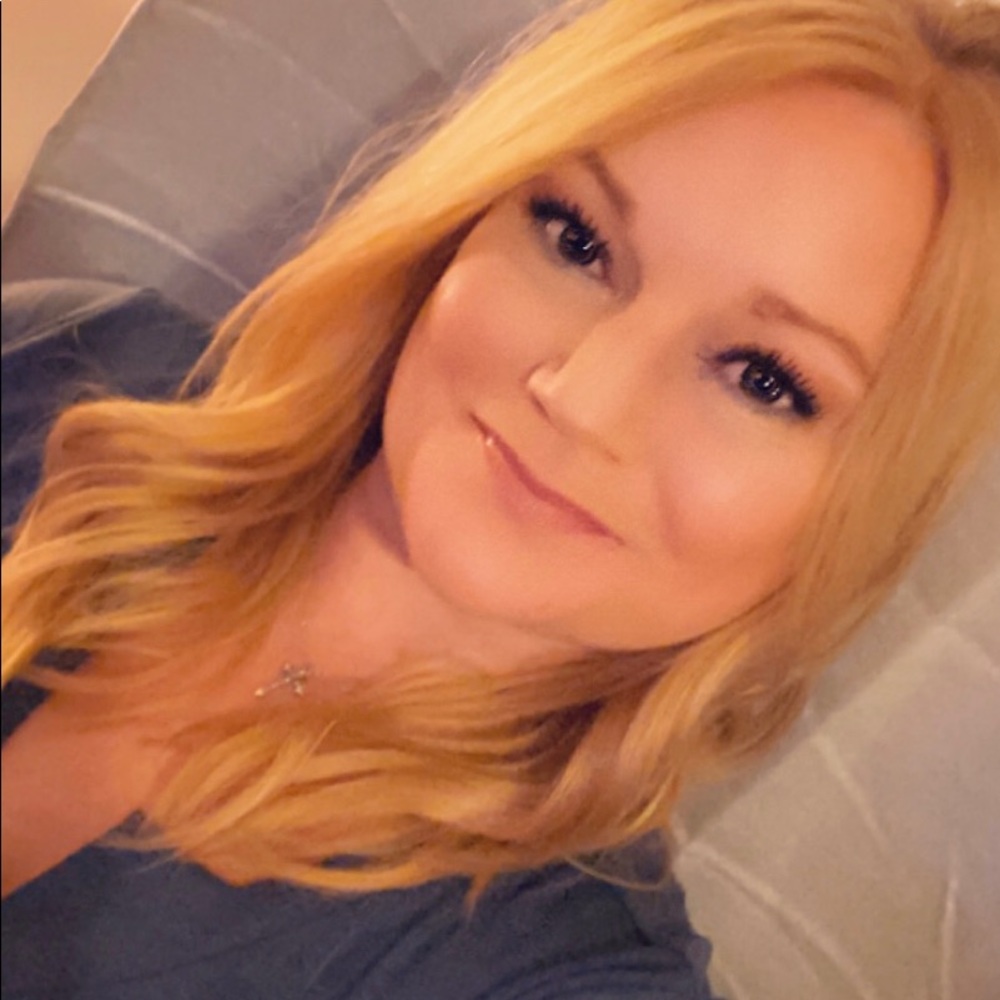 Meet your Posher, April